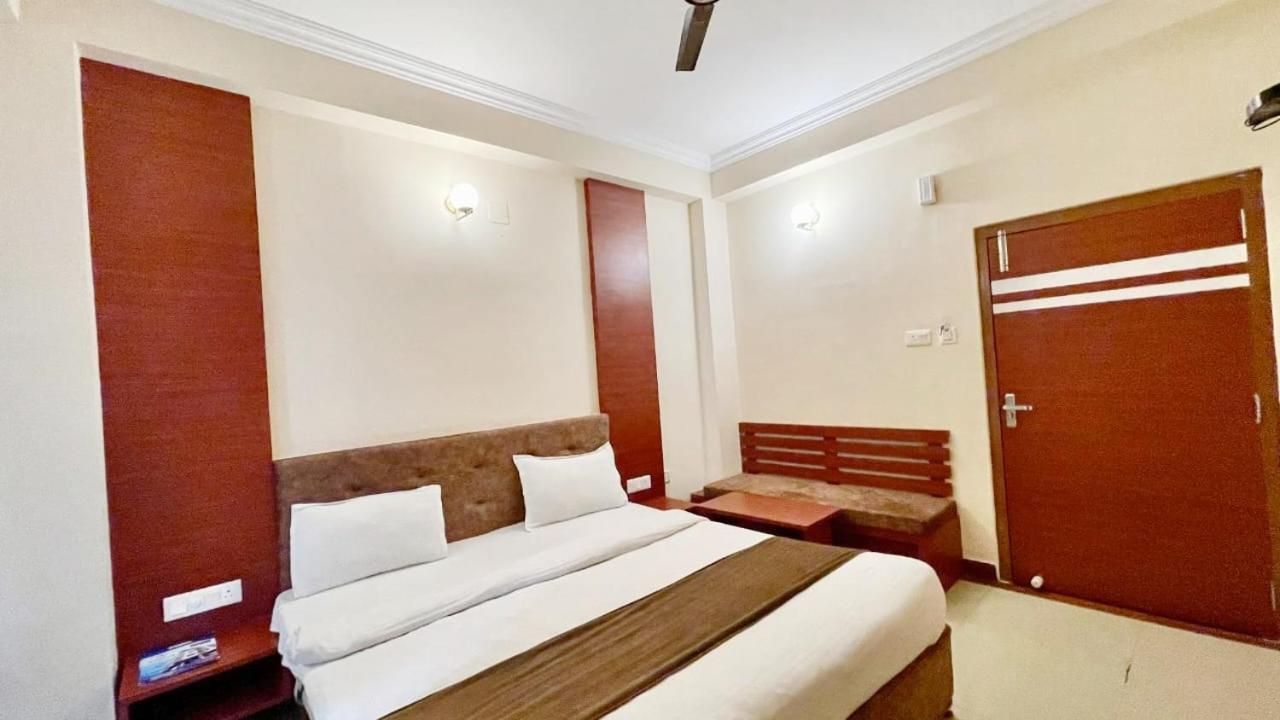 Hotel Subham In Near Sea And Jagannth Temple - Restaurant And Lift - Parking Facilities - Fully Air Conditioning - In 4*