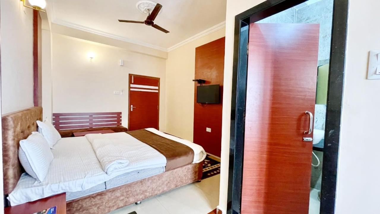 Subham In Near Sea And Jagannth Temple - Restaurant And Lift - Parking Facilities - Fully Air Conditioning - In Hotel 4*