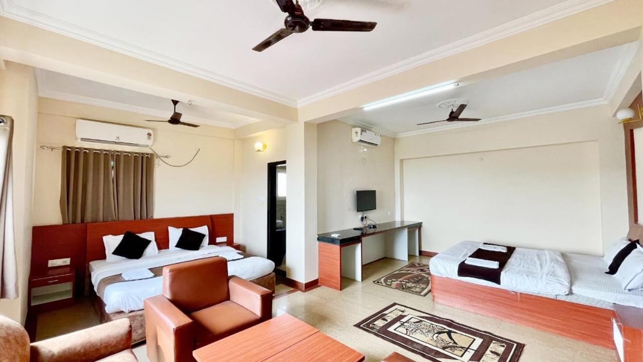 Subham In Near Sea And Jagannth Temple - Restaurant And Lift - Parking Facilities - Fully Air Conditioning - In Puri