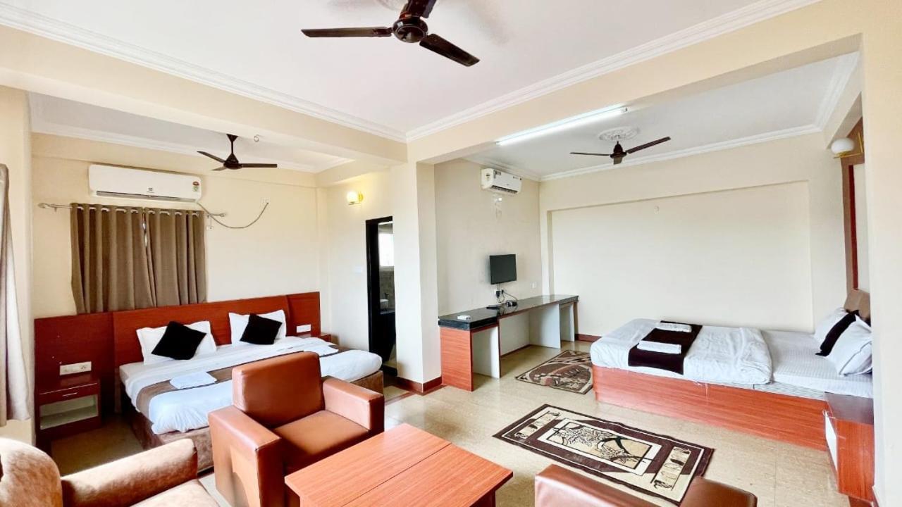 Subham In Near Sea And Jagannth Temple - Restaurant And Lift - Parking Facilities - Fully Air Conditioning - In Hotel Puri